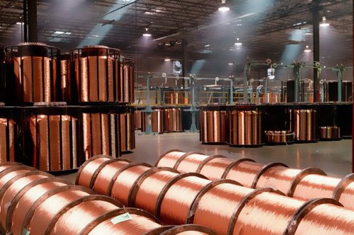 �~�r����